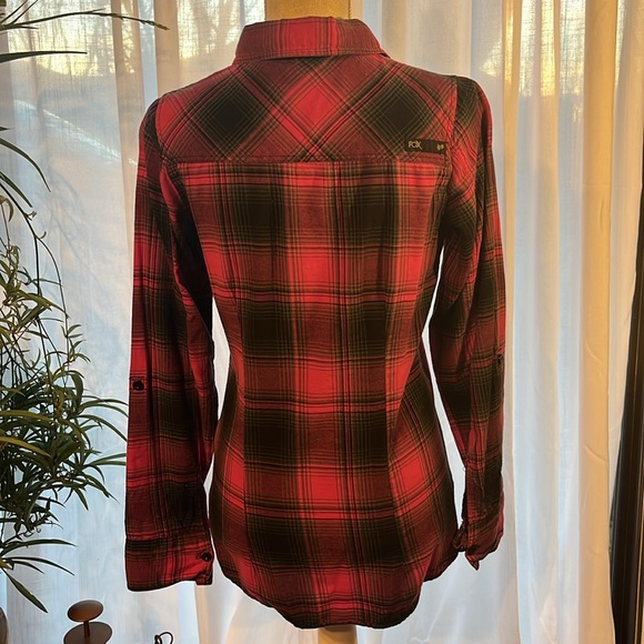 🌵=3/$20-FOX-Plaid Button-Up Shirt-“Pink & Black”-Size Lg but fits like a Medium - Picture 5 of 15